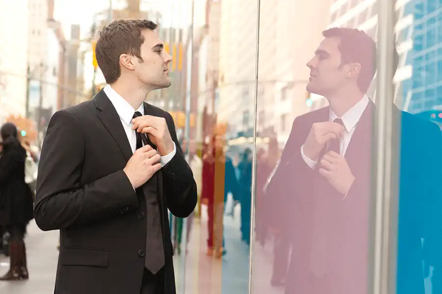 ویژگی هایی خودشیفتگی در افراد